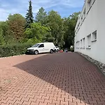 Am Westend מלון להר