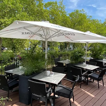 Am Westend 3* 拉尔