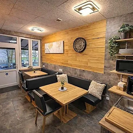 Hotel Am Westend 3*